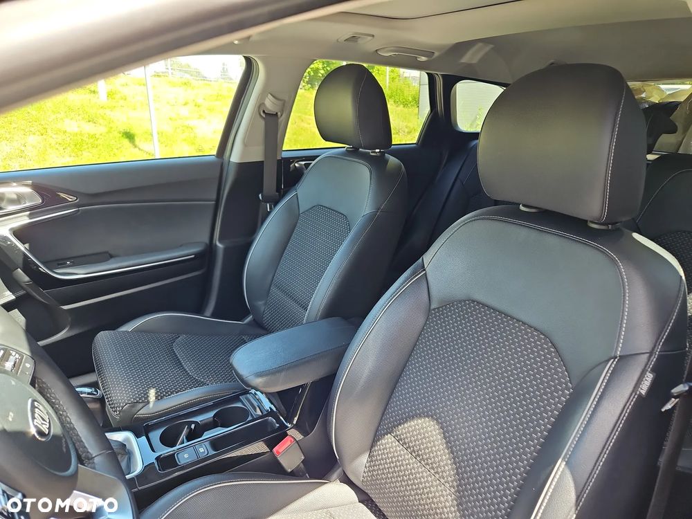 Kia Ceed 1.4 T-GDI L Business Line - 11