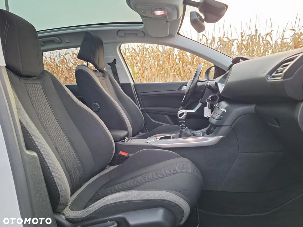 Peugeot 308 1.2 PureTech Allure S&S - 12