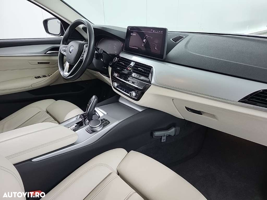 BMW Seria 5 520i AT MHEV - 19