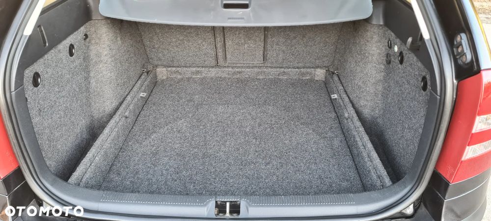 Skoda Octavia 1.6 Team Edition - 13