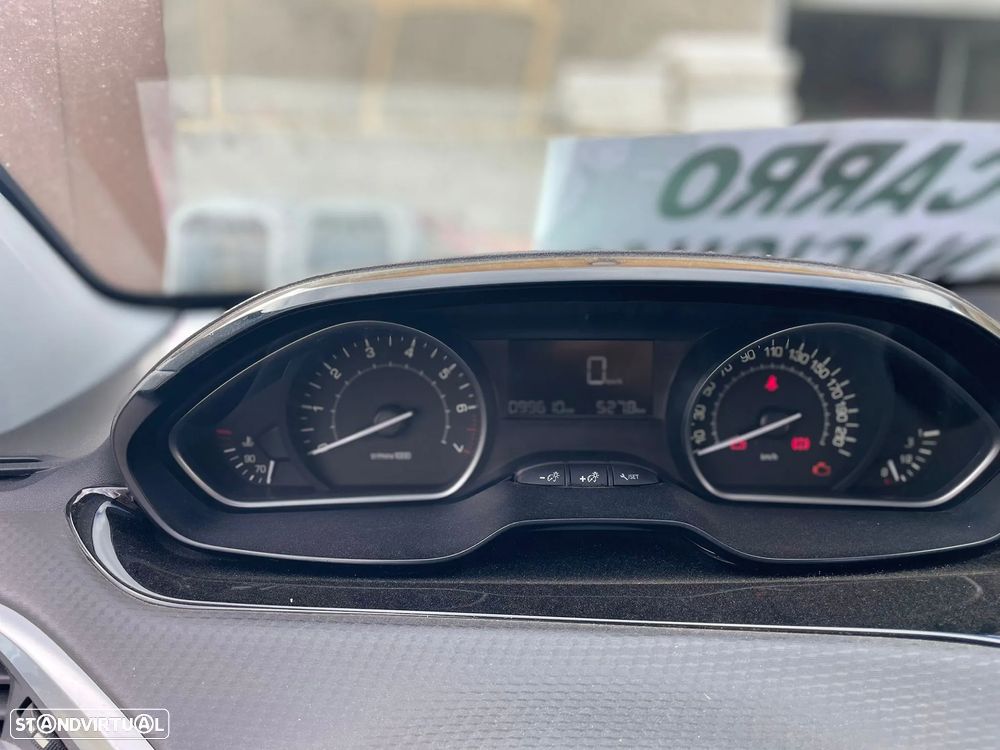 Peugeot 208 1.2 VTi SE Style - 6