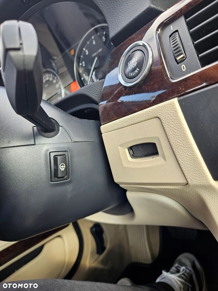 BMW Seria 3 335i - 22