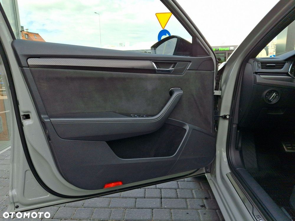 Skoda Superb 2.0 TSI Sportline DSG - 10