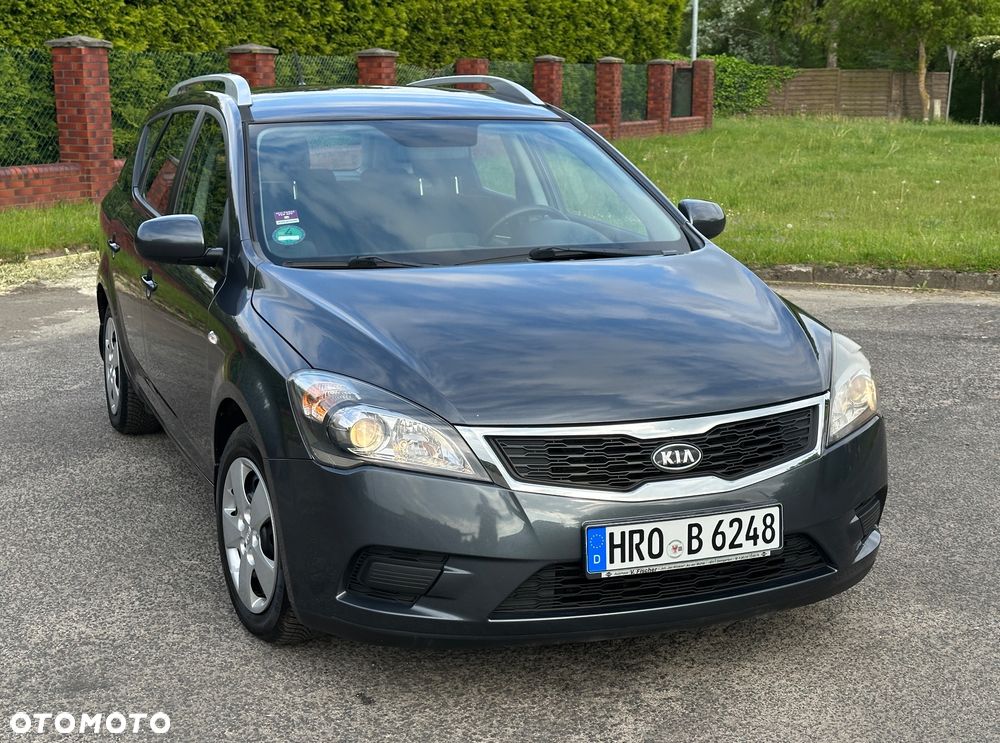 Kia Ceed - 1
