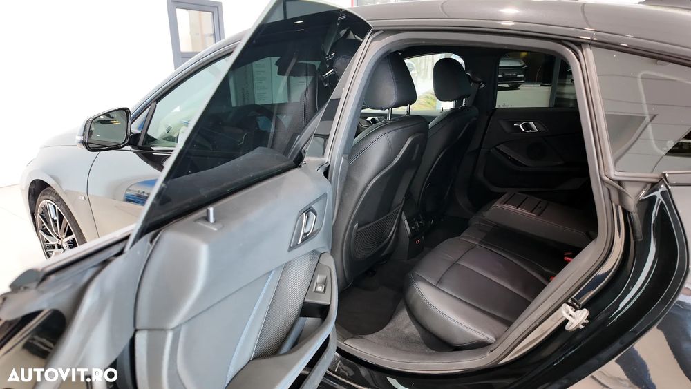 BMW Seria 2 218i Aut. M Sport - 38