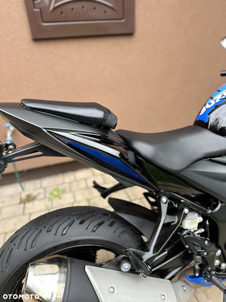 Suzuki GSX - 10