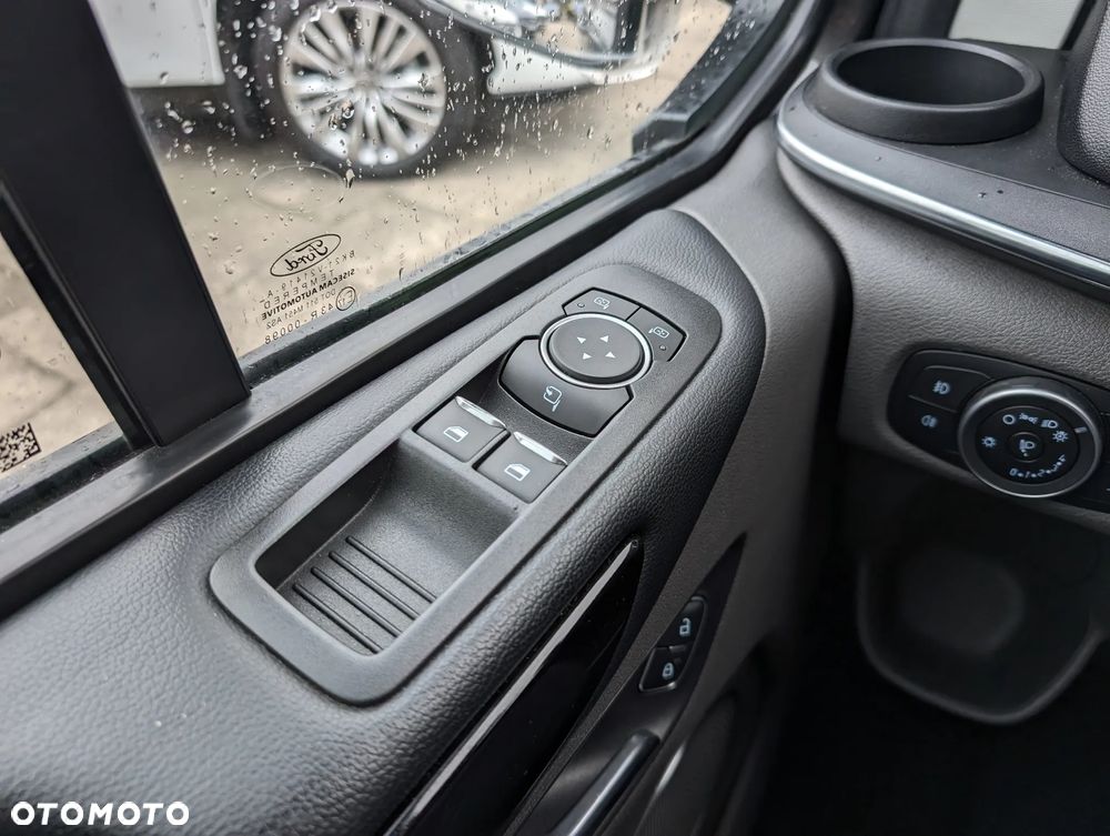 Ford Tourneo Custom 320 L2H1 VA Autm Titanium X - 22