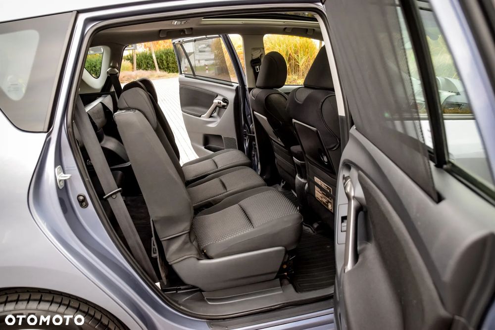 Toyota Verso 1.8 Sol 7os - 30