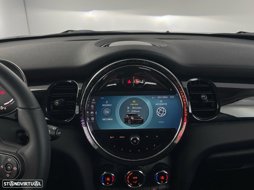 MINI 5 Portas Cooper Premium Essential Auto - 15