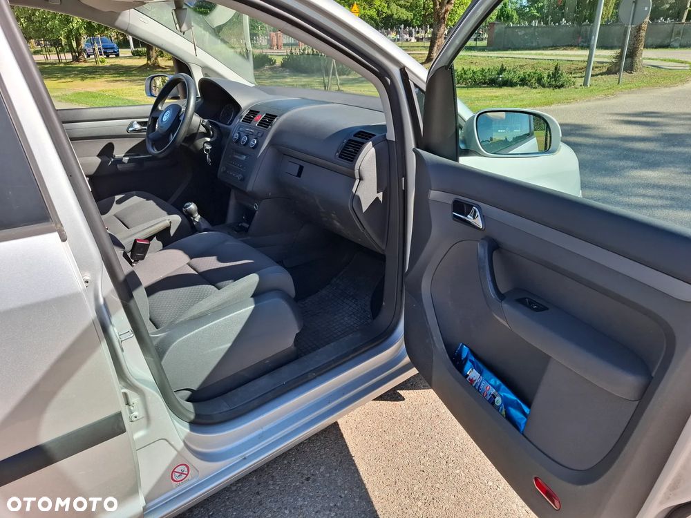 Volkswagen Touran 1.6 Basis - 9