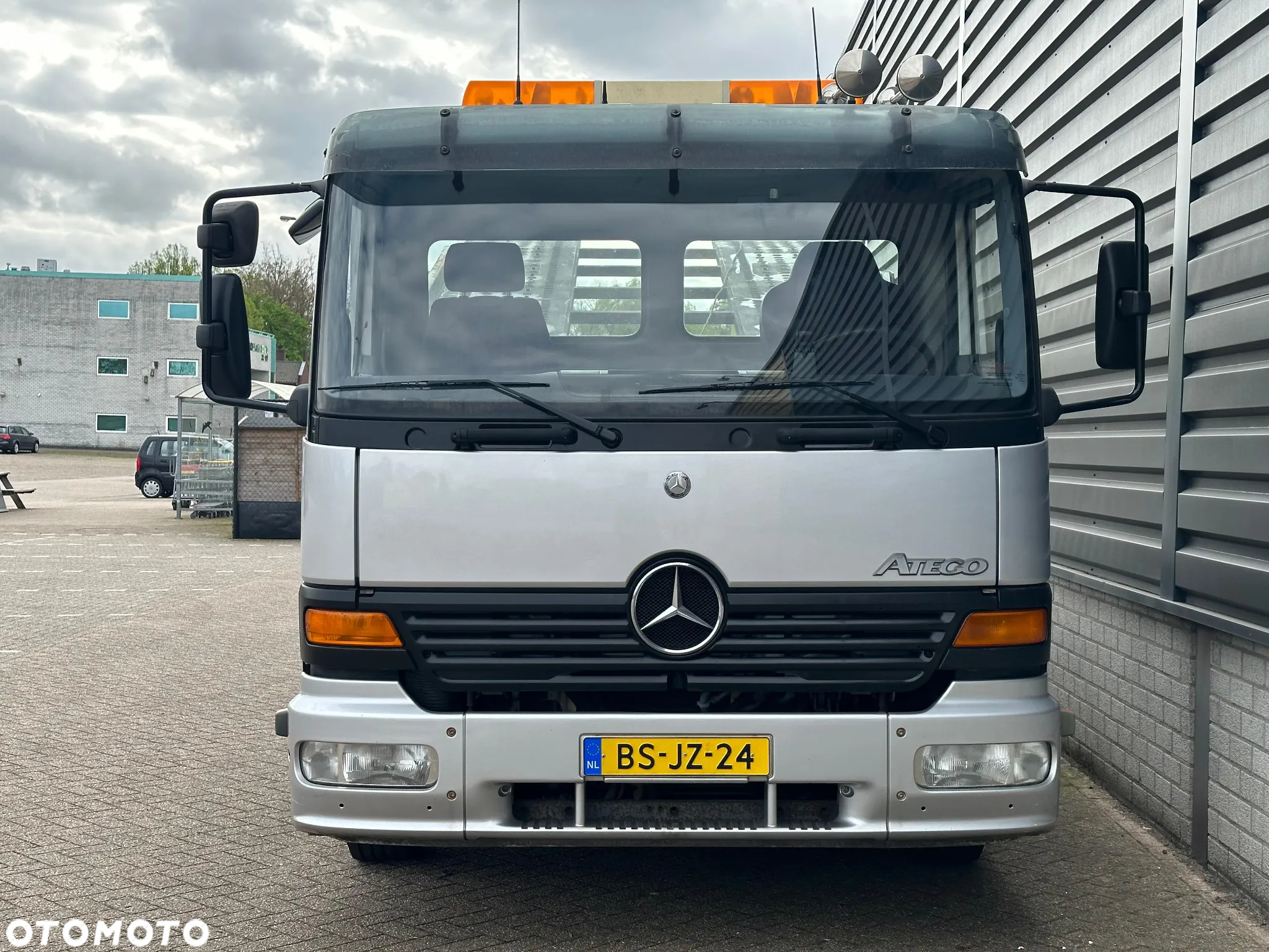 Mercedes-Benz ATEGO - 25