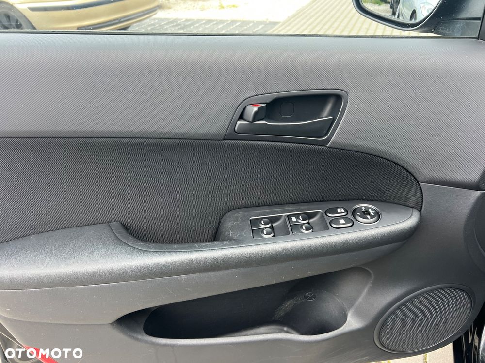 Hyundai i30 1.6 blue Style - 19