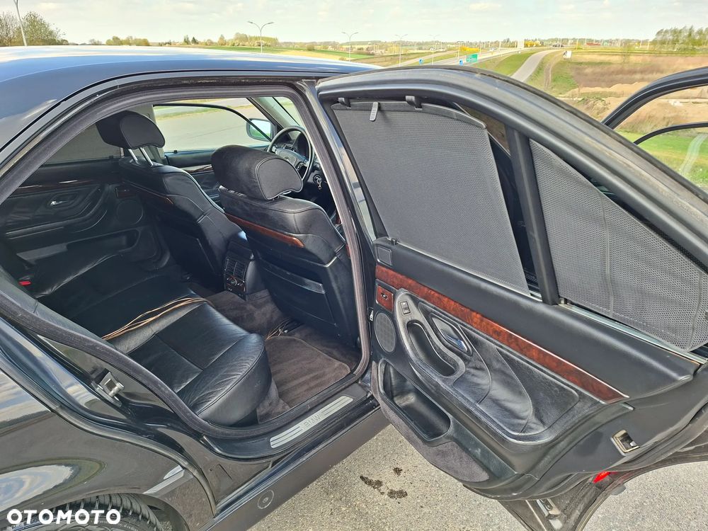 BMW Seria 7 750i - 15