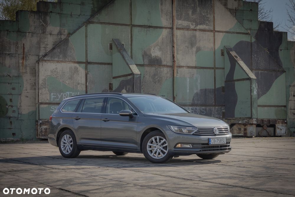 Volkswagen Passat - 4