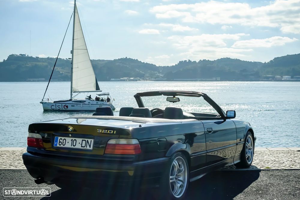 BMW 320 i Touring - 21