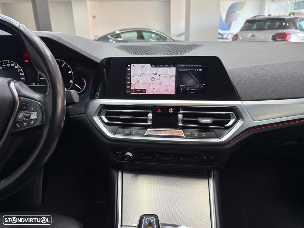 BMW 318 d Line Sport Auto - 22