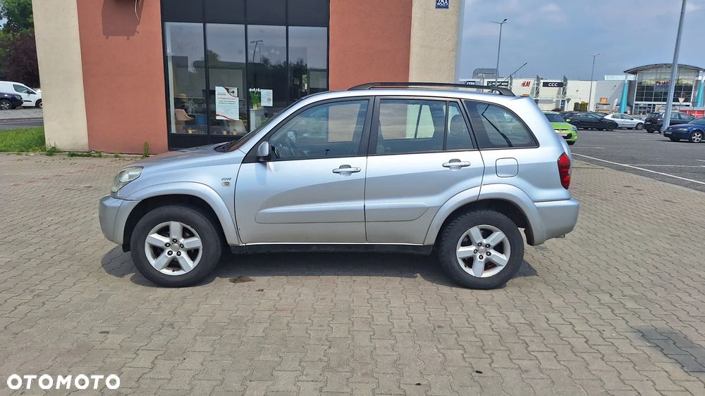 Toyota RAV4 2.0 VVT-i 4x4 - 11