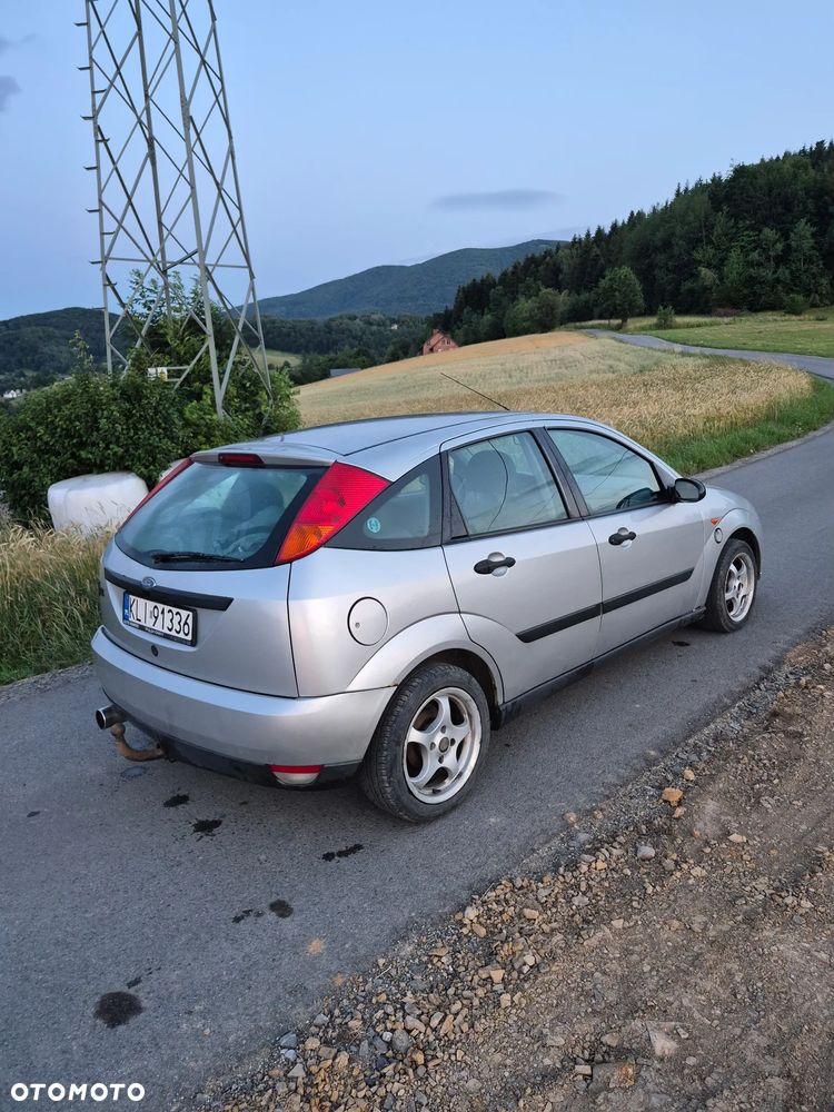 Ford Focus 1.6 Trend - 10