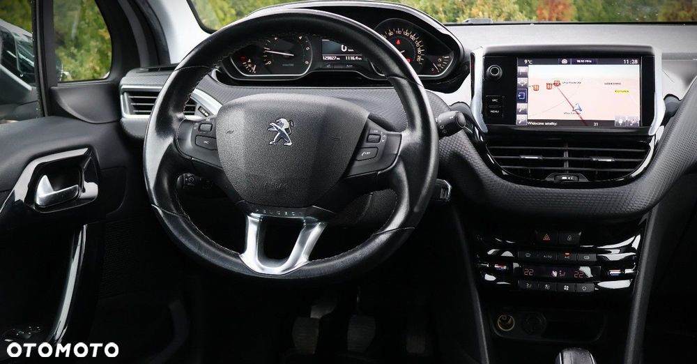 Peugeot 208 - 12