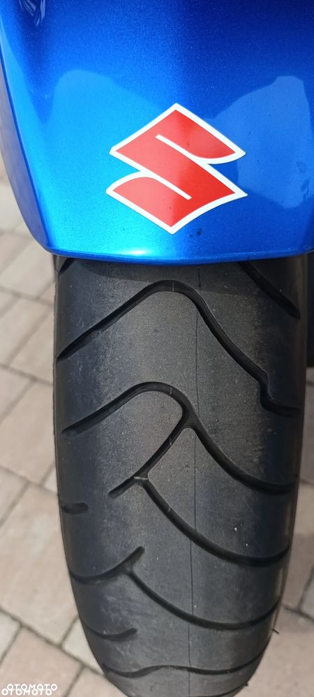 Suzuki GSX - 17