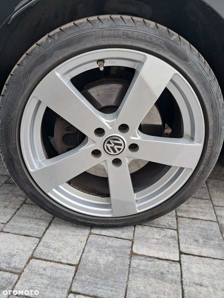 Volkswagen Touran - 8