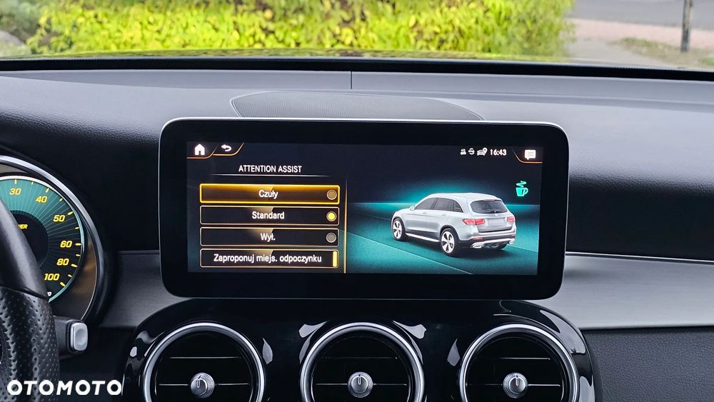 Mercedes-Benz GLC 300 e 4-Matic - 28