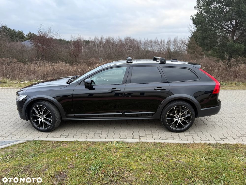 Volvo V90 D5 AWD Geartronic Momentum Pro - 1