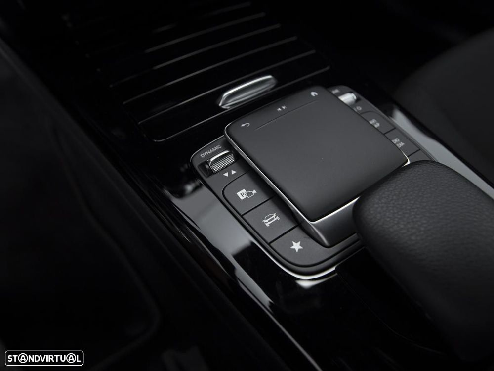 Mercedes-Benz CLA 180 d Business Solutions Frota Aut. - 26