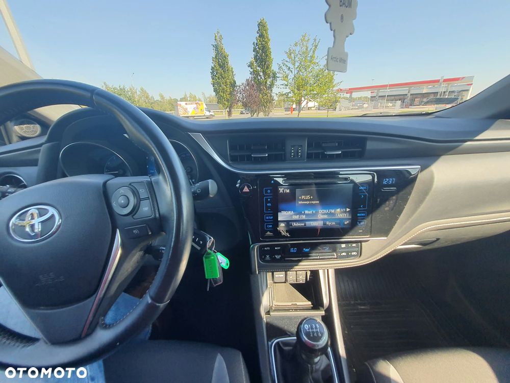 Toyota Auris - 16