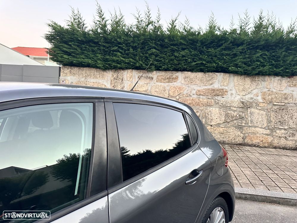 Peugeot 208 1.6 BlueHDi Style - 23