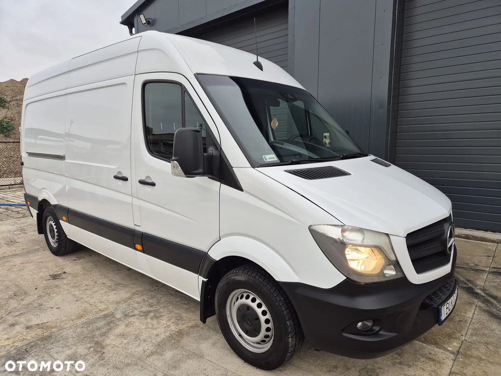 Mercedes-Benz Sprinter - 2
