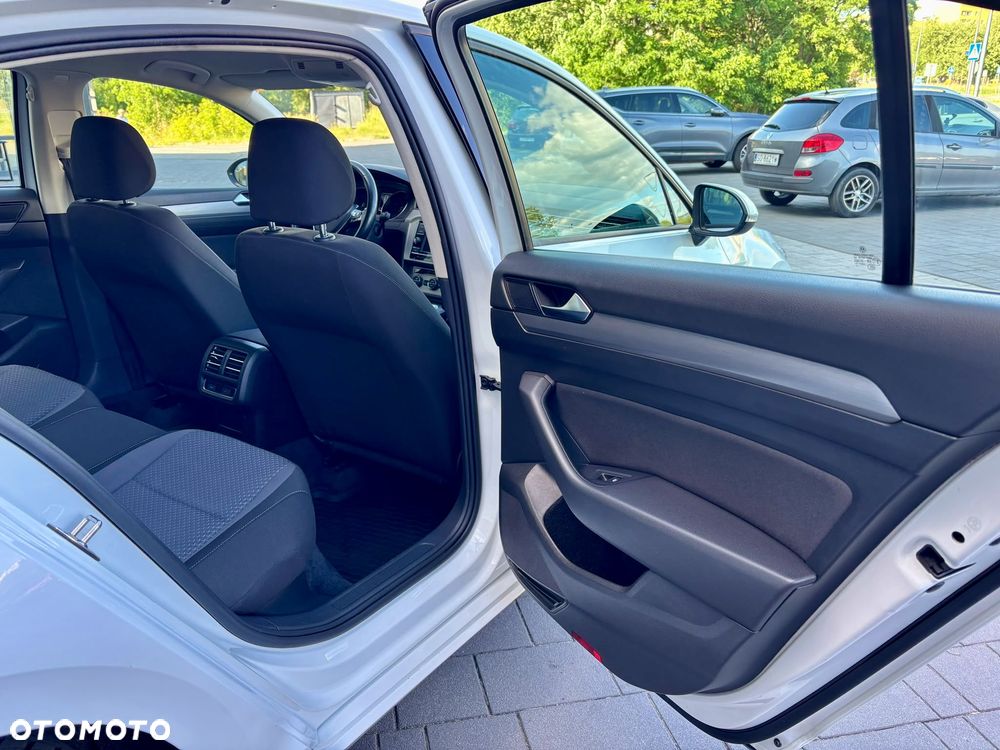 Volkswagen Passat 1.6 TDI BMT City - 15