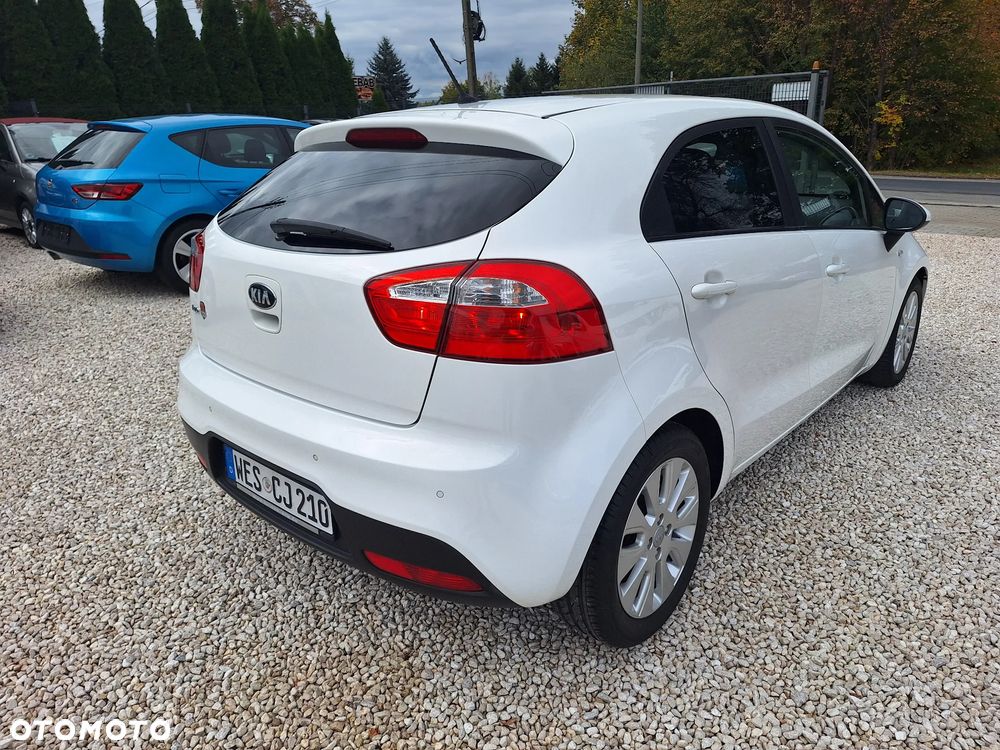 Kia Rio 1.4 Fifa World Cup Edition - 9