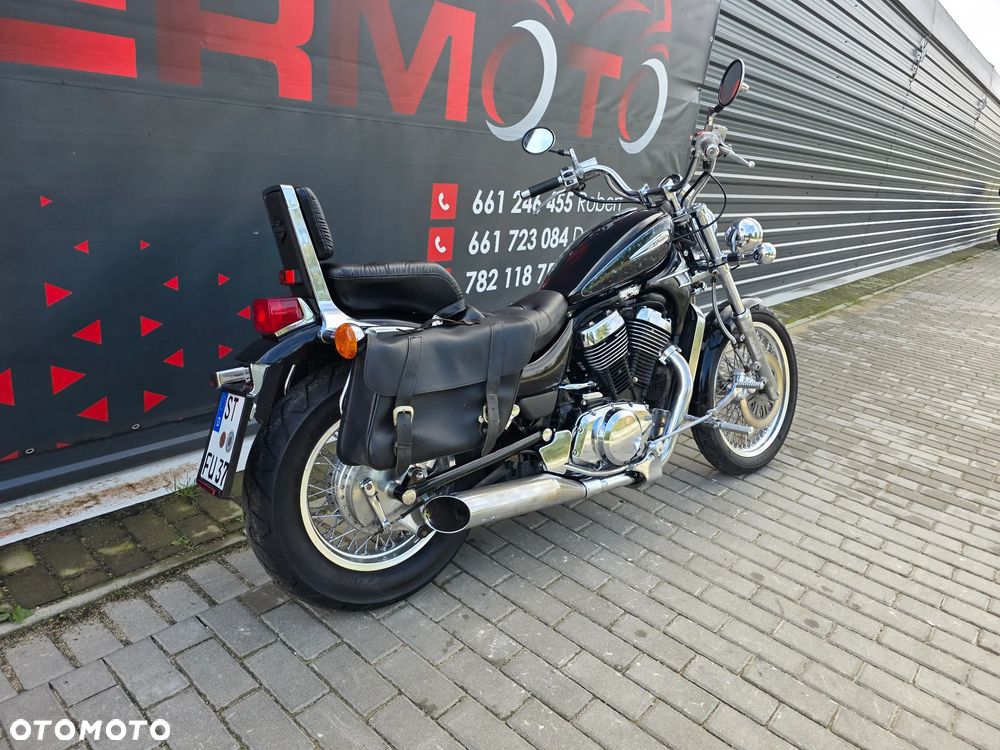 Suzuki Intruder - 3
