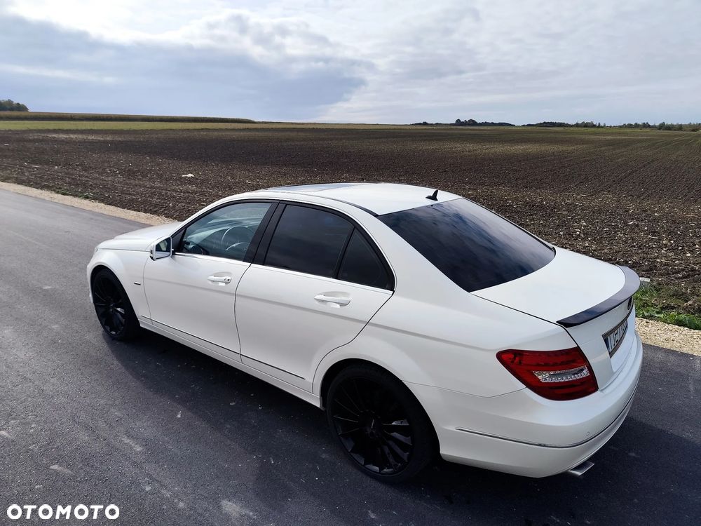 Mercedes-Benz Klasa C 350 BlueEff Avantgarde - 4