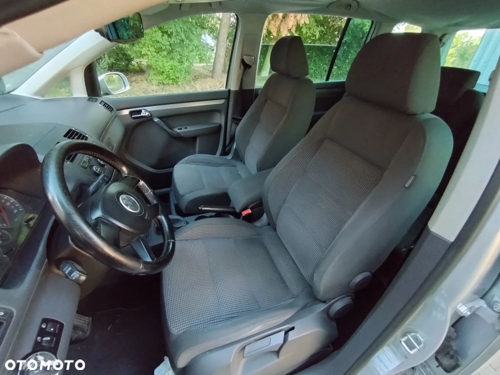 Volkswagen Touran 2.0 TDI DPF Highline - 13