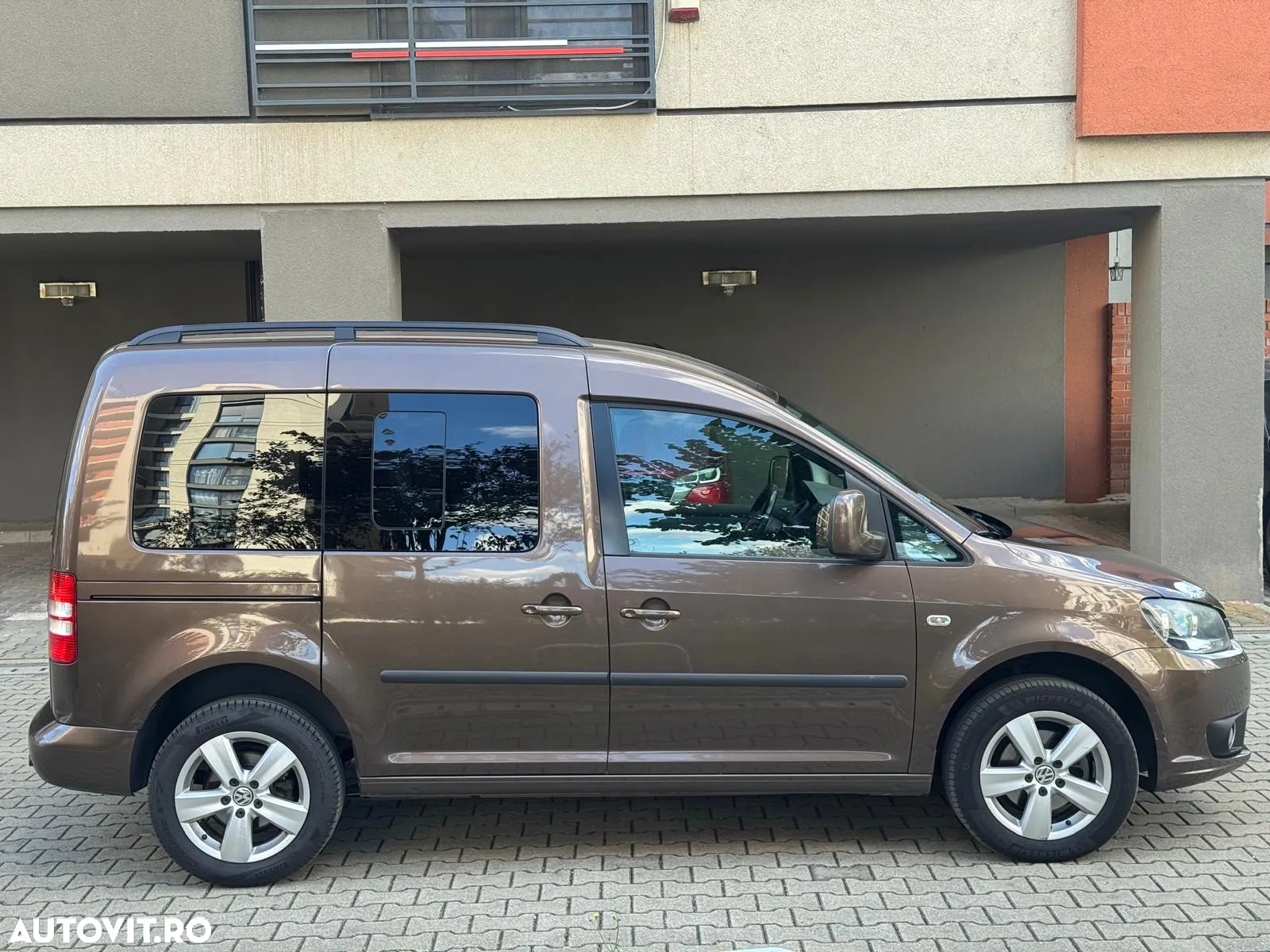 Volkswagen Caddy Maxi 1.6 TDI BlueMotion Comfortline - 6