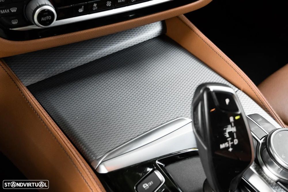 BMW 530 e iPerformance Pack M - 25