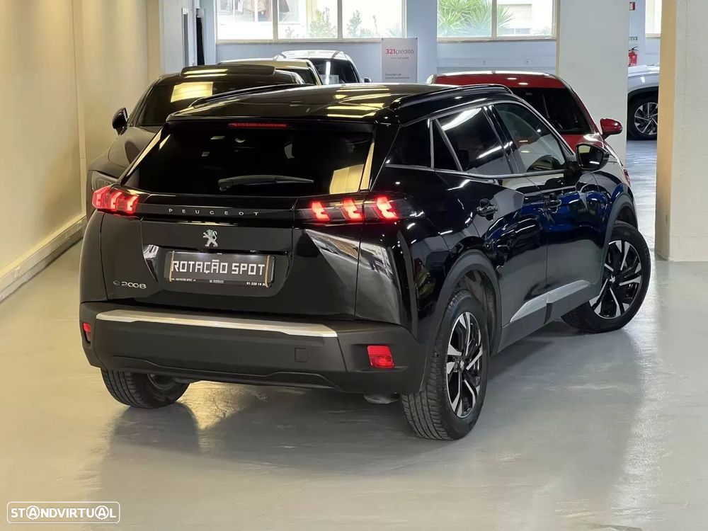 Peugeot e-2008 50 kWh Allure - 3