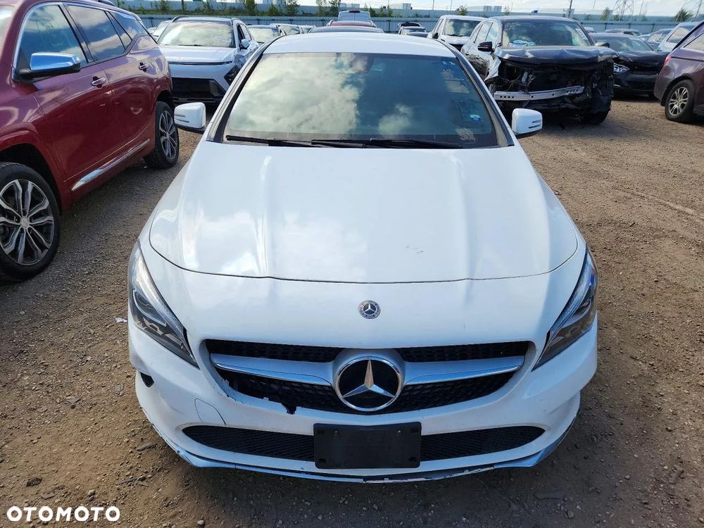 Mercedes-Benz CLA 250 4Matic 7G-DCT - 5