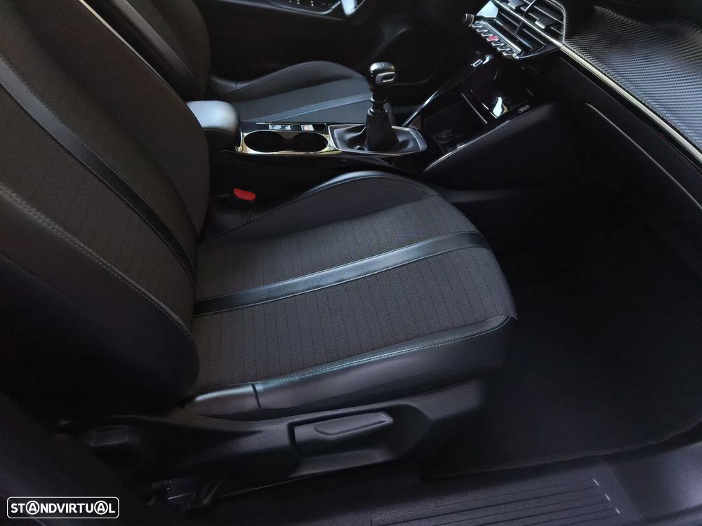 Peugeot 2008 1.2 PureTech Allure Pack - 20