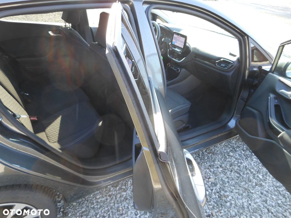 Ford Fiesta 1.0 EcoBoost Hybrid S&S TITANIUM - 6