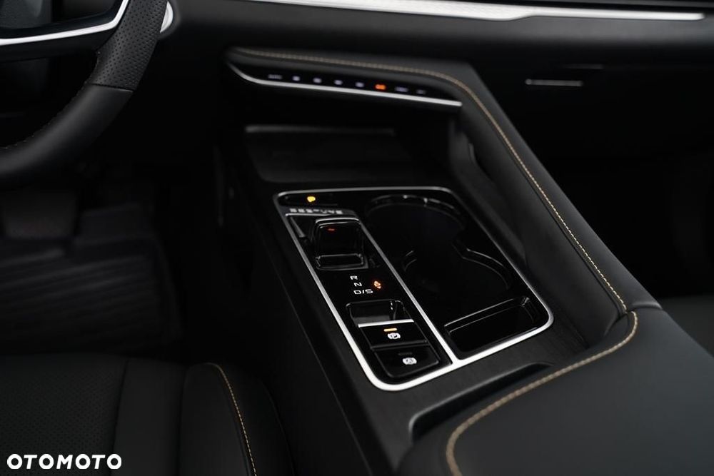 Bestune B70 2.0T Elegance - 24