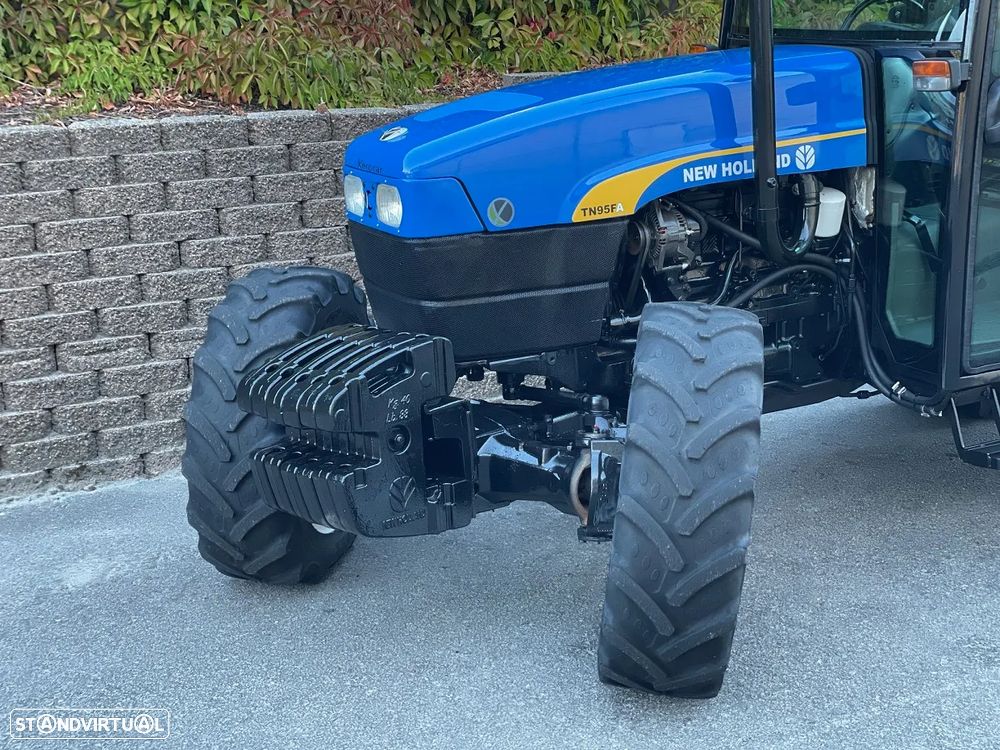 New Holland TN95FA 4RM Cabine AC - 26