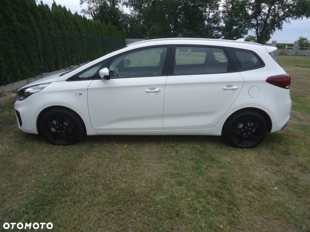 Kia Carens 2017 photo 5
