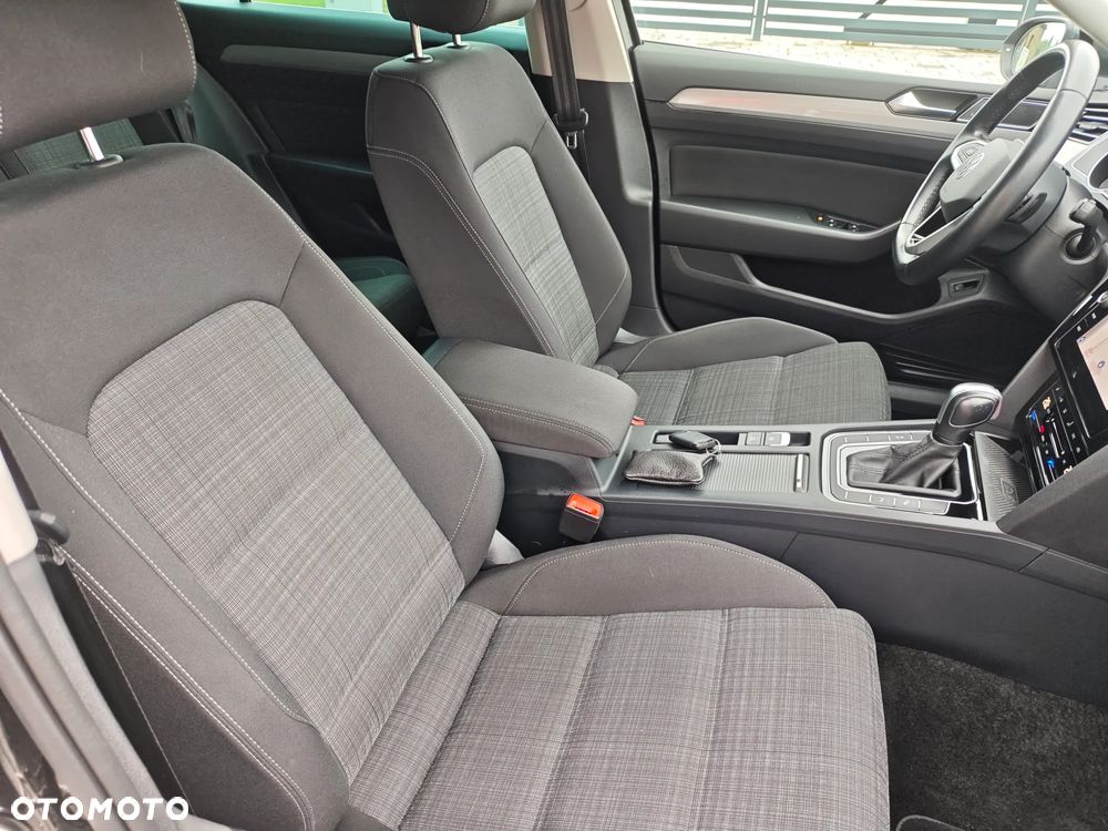 Volkswagen Passat 2.0 TDI EVO Elegance DSG - 12