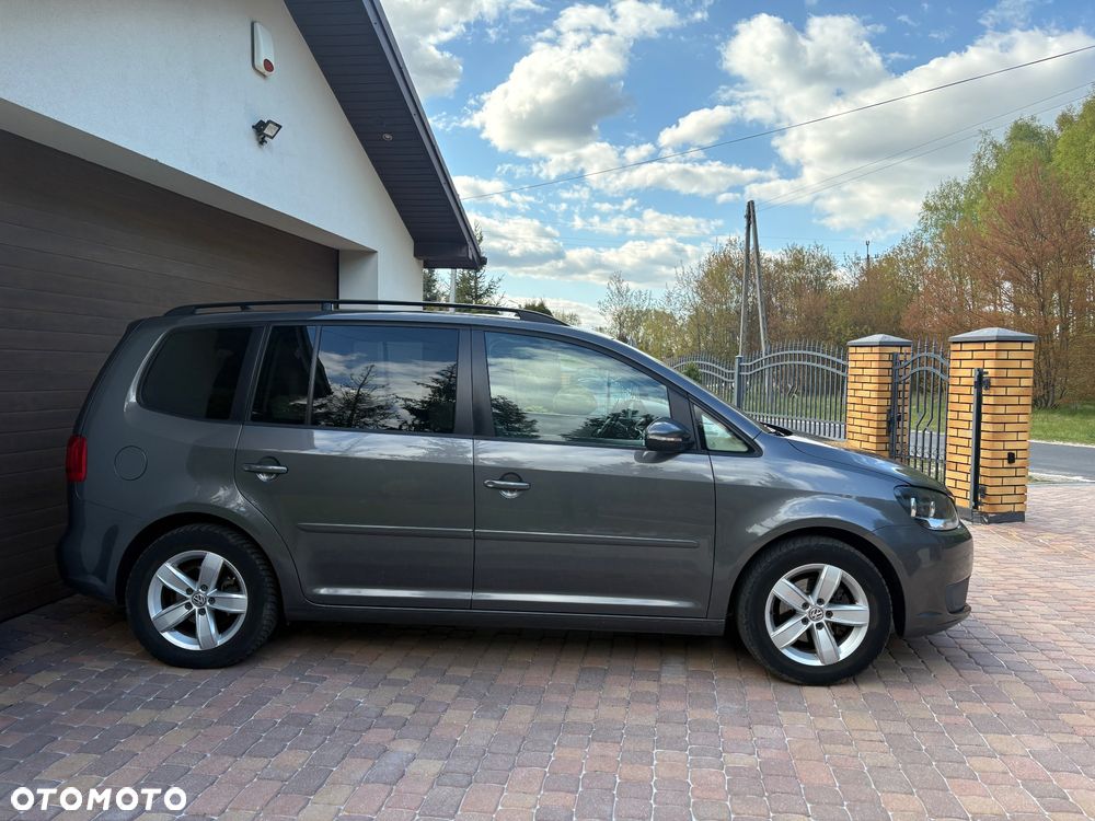 Volkswagen Touran - 4