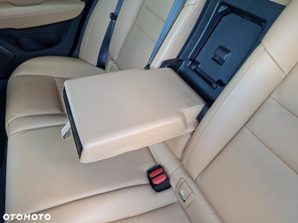 Volvo V60 Cross Country - 14