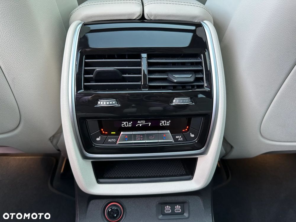 BMW X7 M60i xDrive mHEV sport - 26