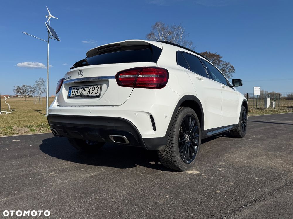 Mercedes-Benz GLA 200 7G-DCT - 6